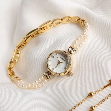 Women’s Vintage Fashion Quartz Watch Waterproof  Freshwater Pearl Chain